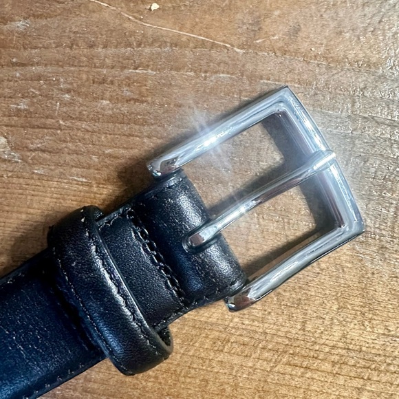 J-crew Men’s square silver buckle, black leather belt. Size 30 - Picture 3 of 5